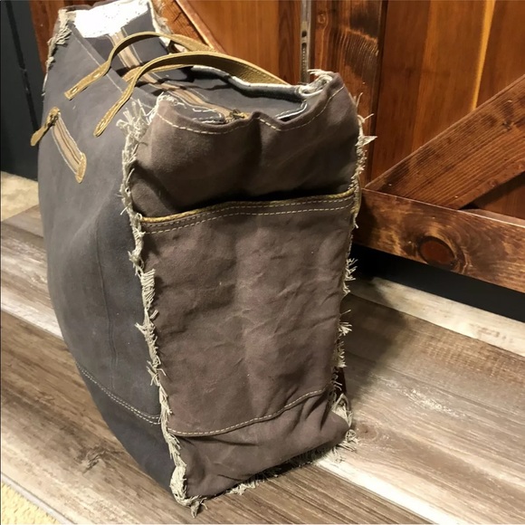 Myra Bag Floret Weekender Canvas up cycled NWT - Picture 5 of 6